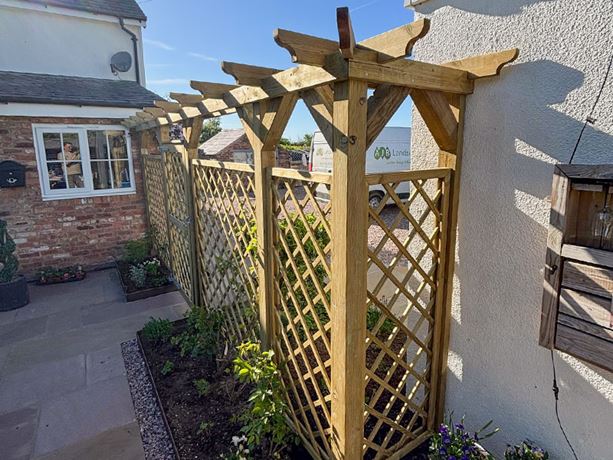 freestanding single pergola