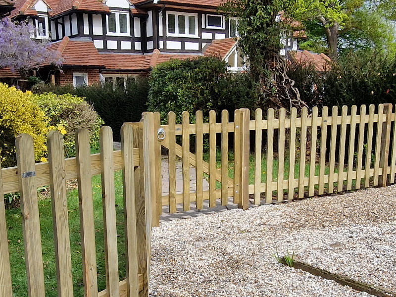 Picket Gate and Fence Installation in Essex