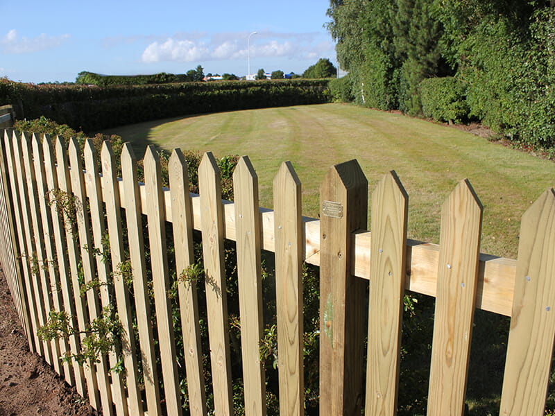 picket fencing