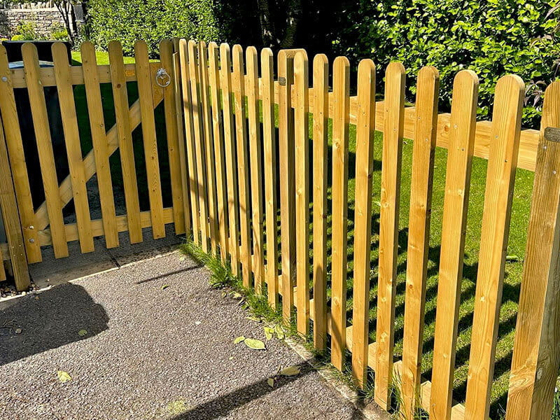 Palisade Fencing | Traditional Picket Fence | Jacksons Fencing