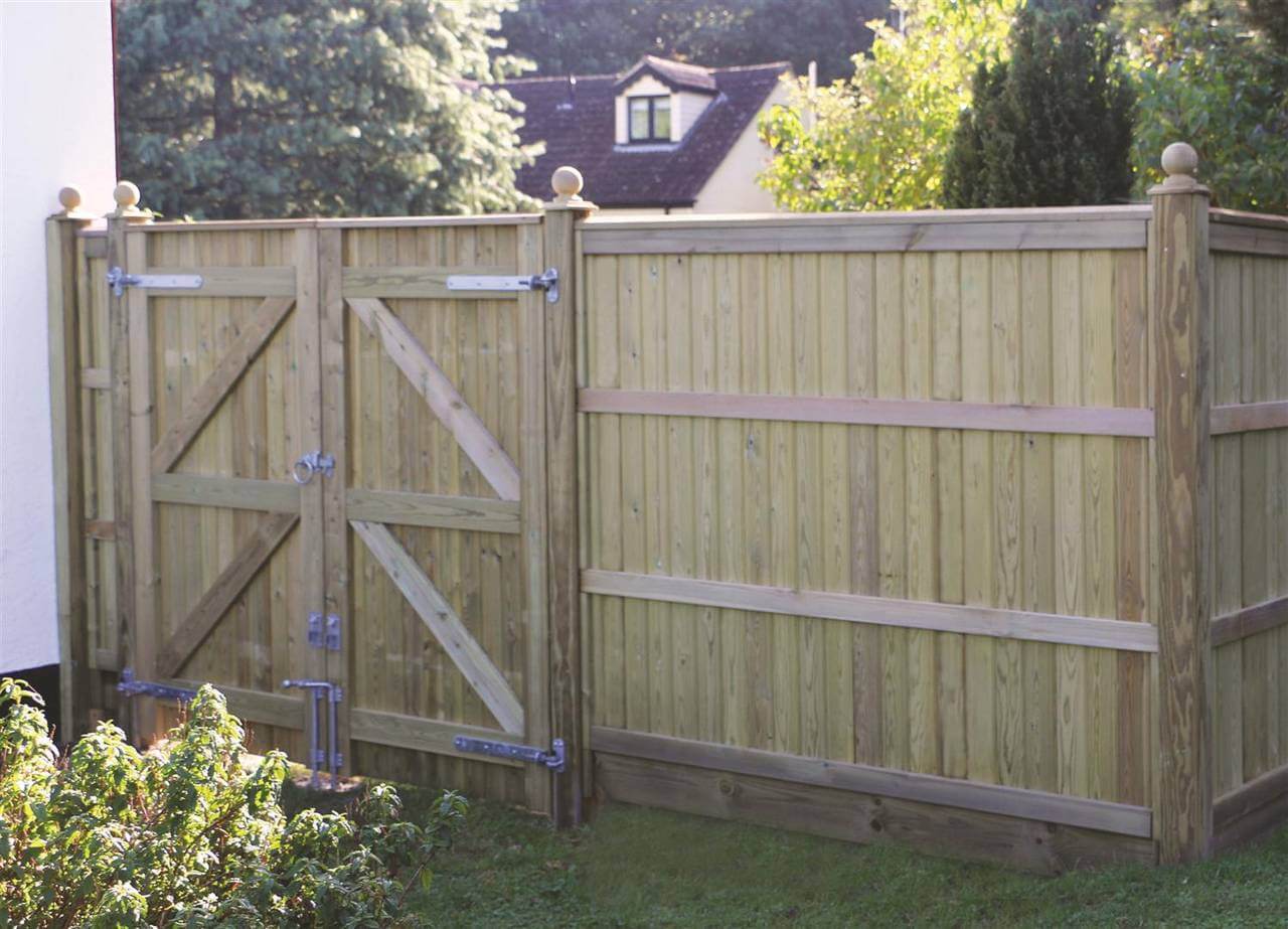 Brook Tall Wooden Gate | Jacksons Fencing