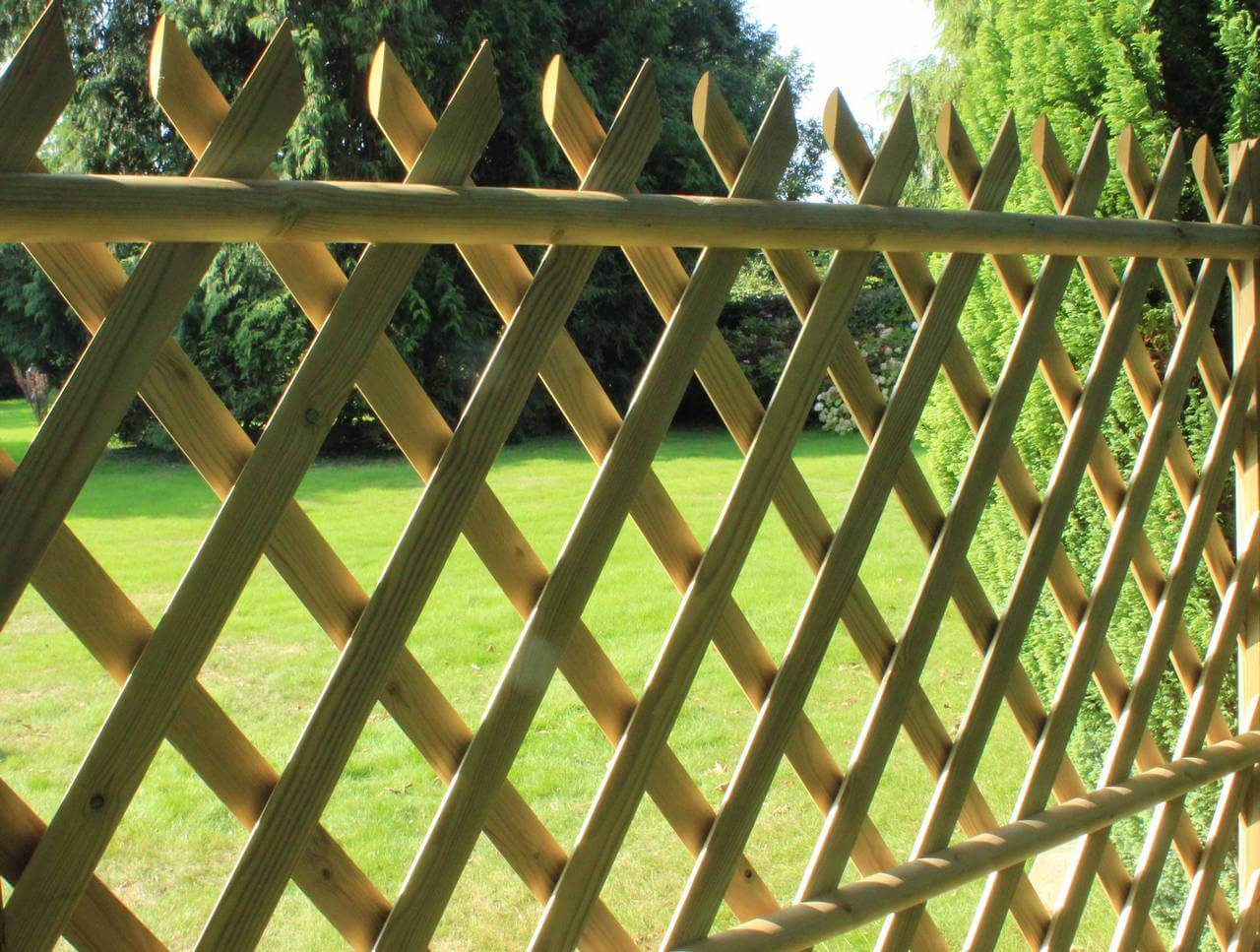 Jaktop Criss Cross Fence Panels | Jacksons Fencing