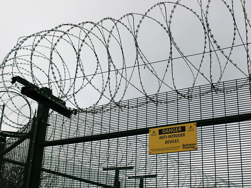 Barbed wire outlet security fence