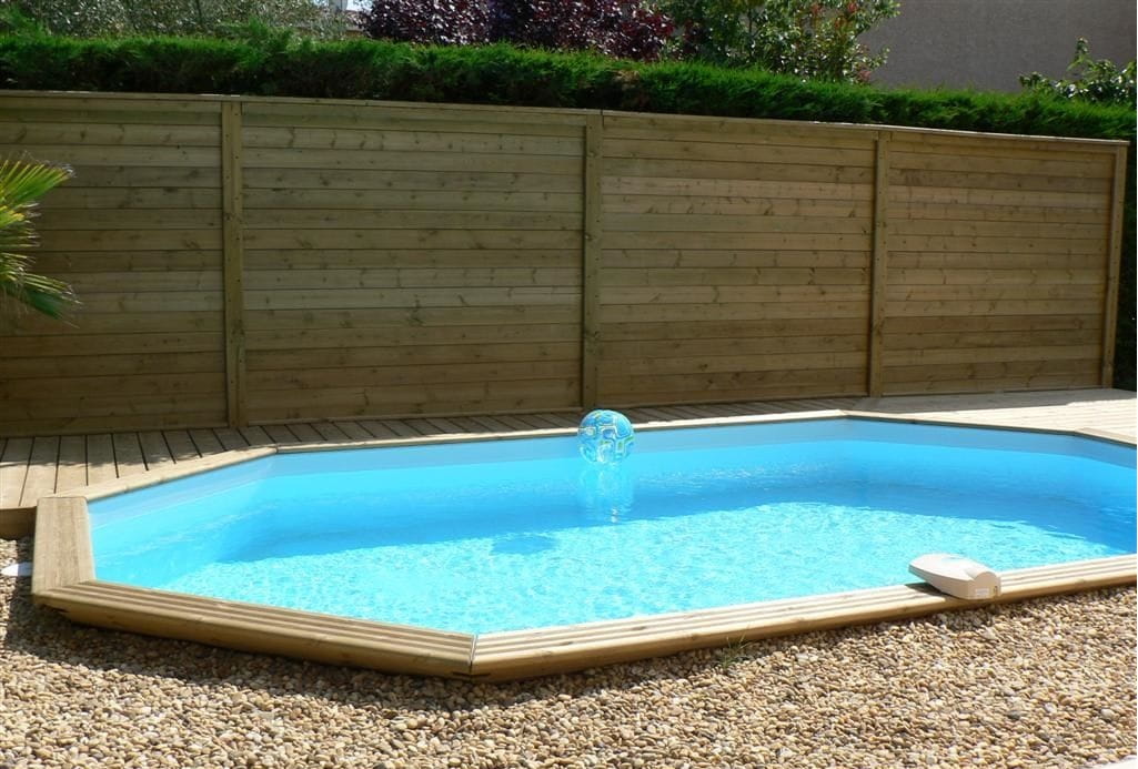 Acoustic Fence Near Swimming Pool