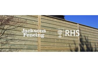Jacksons Fencing’s luxury handcrafted fence panels and wildlife-friendly gravel board endorsed by RHS 